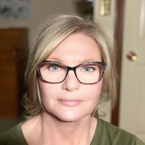 Meet your Posher, Posh